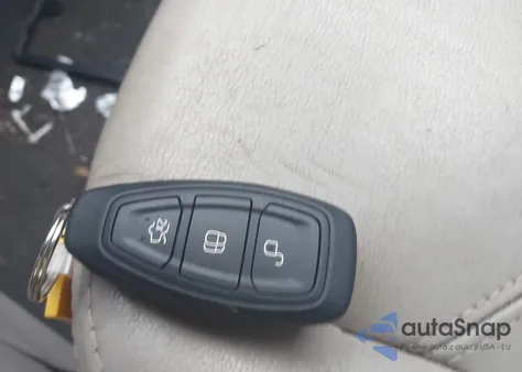 2014 Ford Fiesta Titanium z USA, uszkodzony, nr VIN 3FADP4CJ3EM195594